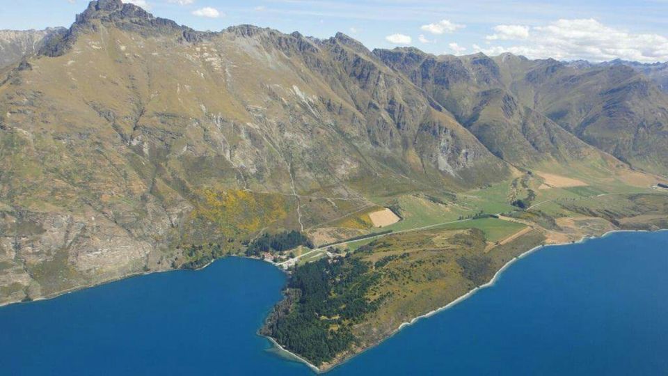 Photo of Road tripping in New Zealand 4/7 by Anushree Kedia Jalan