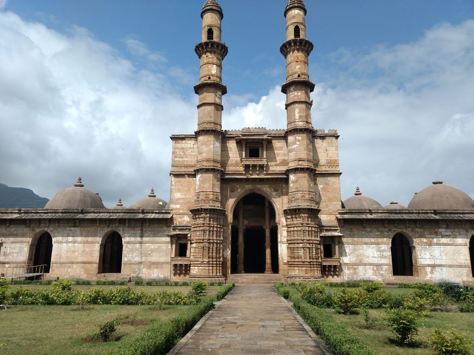 Photo of Champaner Fort, Champaner, Gujarat, India by Jhelum Kaushal