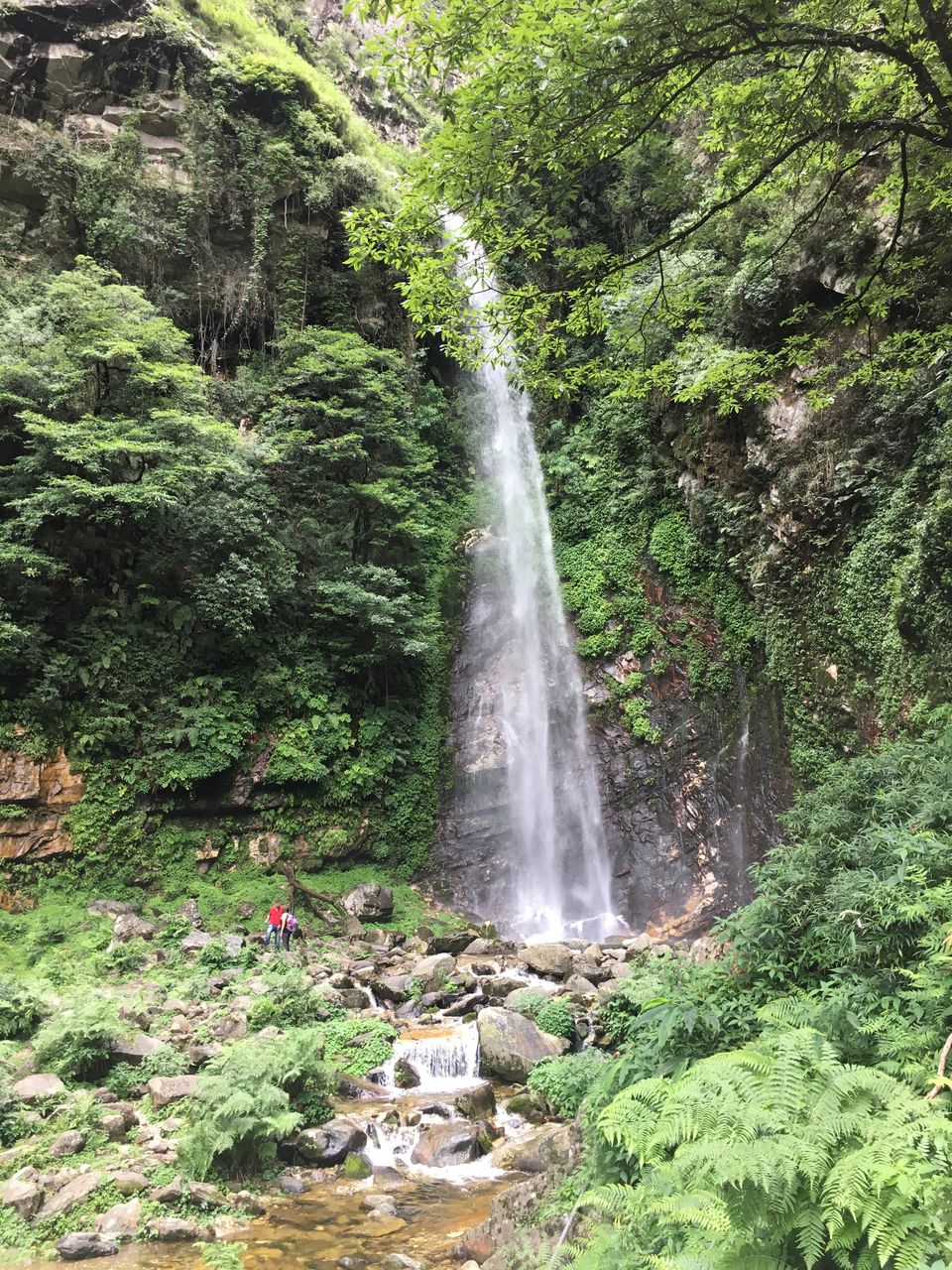 Photo of Chhoie Waterfall, Sharchi, Himachal Pradesh, India by Vinnie Singh