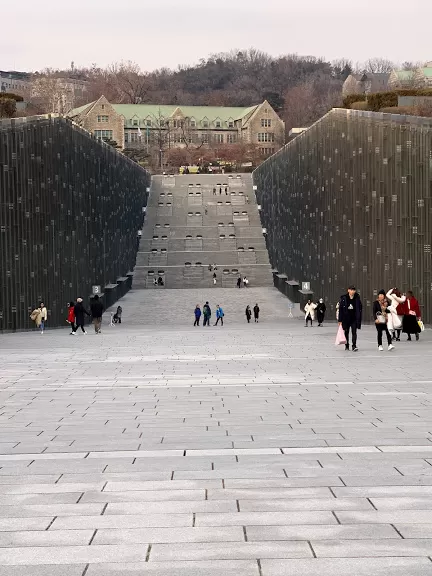 Photo of Ewha Womans University, Ewhayeodae-gil, Sinchon-dong, Seodaemun-gu, Seoul, South Korea by Pallavi Todi