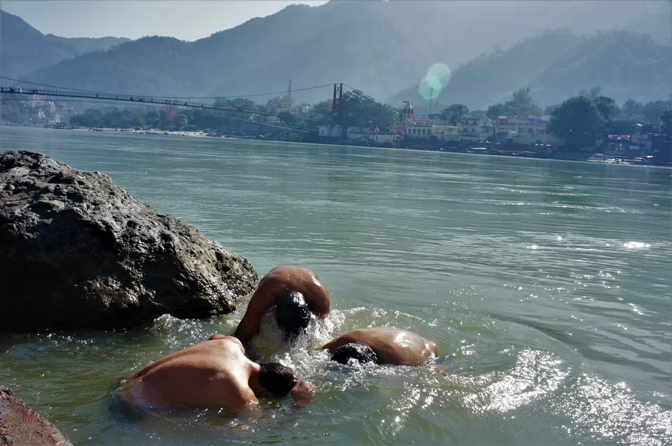Photo of Shatrughana Temple Ghat, Road to Ram Jhula, Near शत्रुघ्न मंदिर, Ganga Vatika, Rishikesh, Uttarakhand, India by Deepak Adhikari