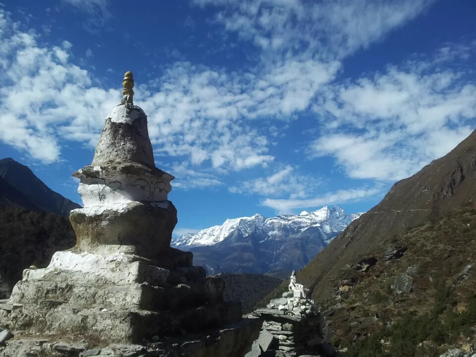 Photo of Everest Base Camp Trekking Route, Khumjung, Eastern Region, Nepal by Dhananjay Dev Sharma