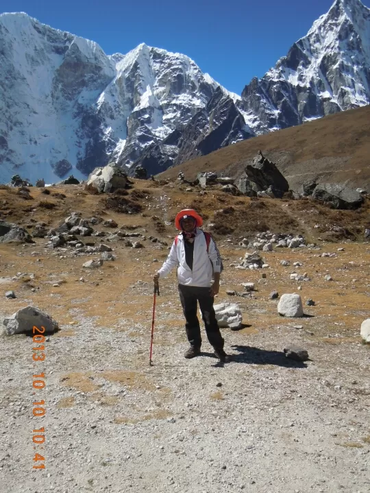 Photo of Everest Base Camp Trekking Route, Khumjung, Eastern Region, Nepal by Dhananjay Dev Sharma
