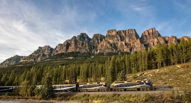Photo of The Best Luxury Trains Around The World - Target Tours India 7/8 by Alex