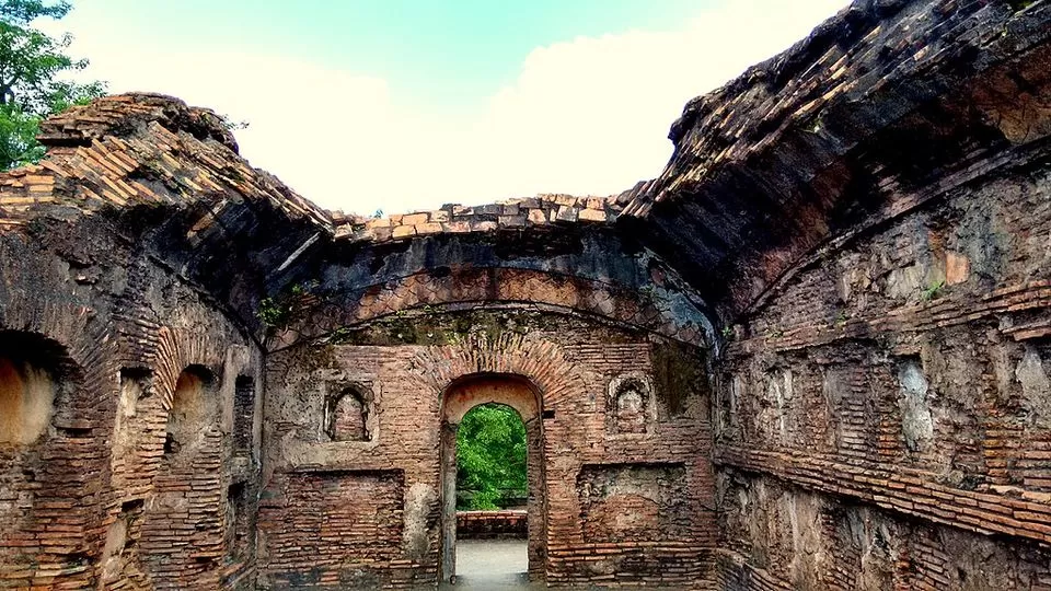 Photo of Talatal Ghar, Duboroni Ali Road, Joysagar, Dicial Dhulia Gaon, Assam, India by Saheli Bera