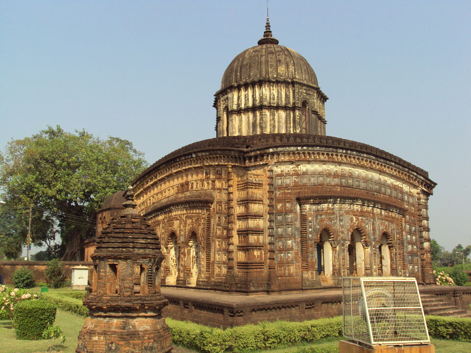 Photo of বিষ্ণুপুর ভ্রমণের খুঁটিনাটি - চলুন ঘুরে আসি টেরাকোটার দেশ থেকে... by Aninda De