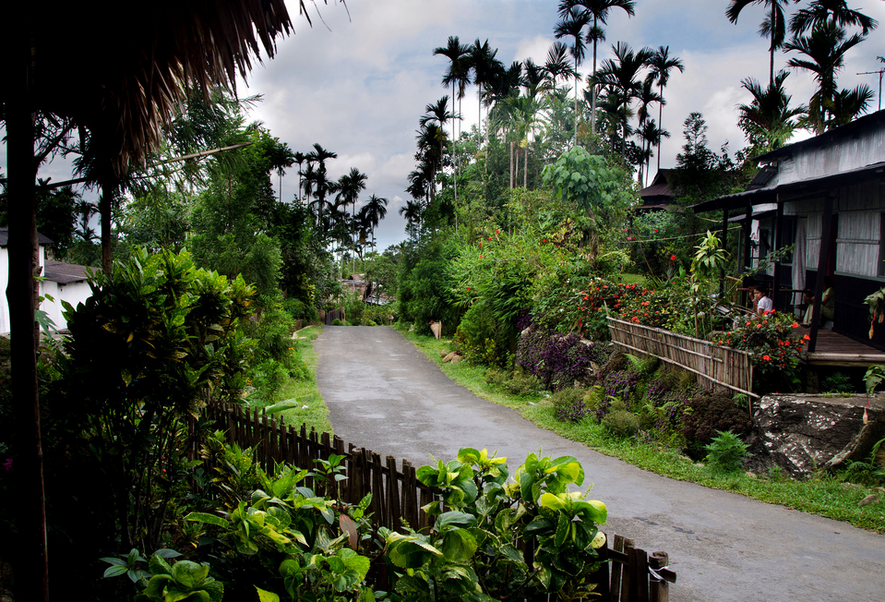 Photo of Mawlynnong, Meghalaya, India by Aninda De