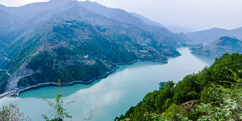 Photo of Chamera Lake, Dalhousie, Himachal Pradesh, India by Aninda De