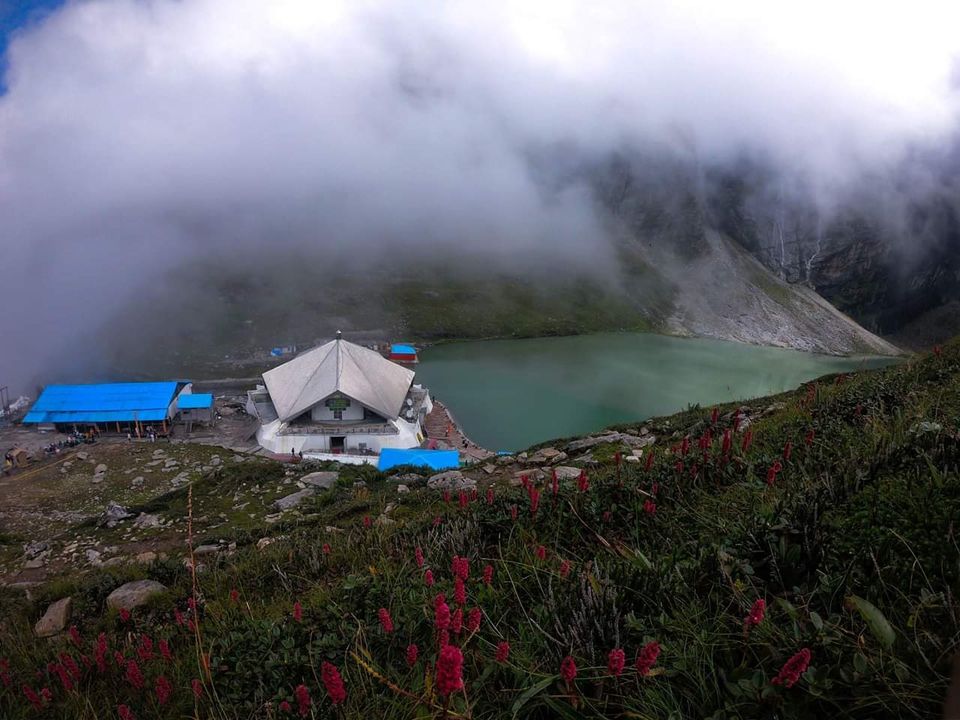 Photo of Hemkund Sahib Gurudwara Trek- Heavenly Place by Saurav Rawat