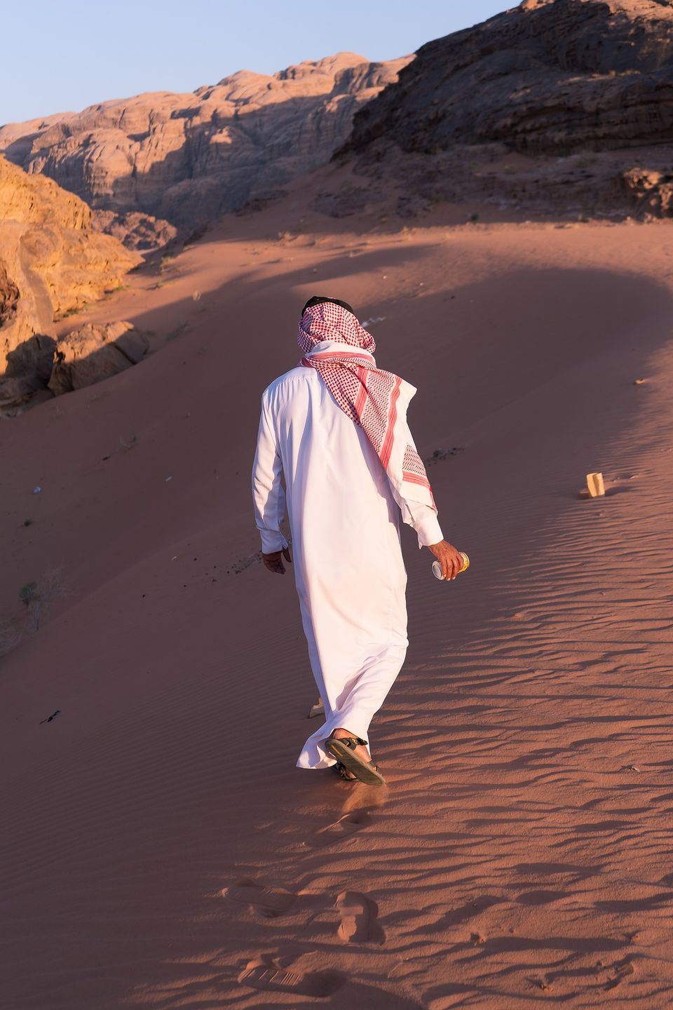 Photo of A Day Trip to Wadi Rum - The Valley of the Moon - journey-junkies.com 4/5 by journey-junkies