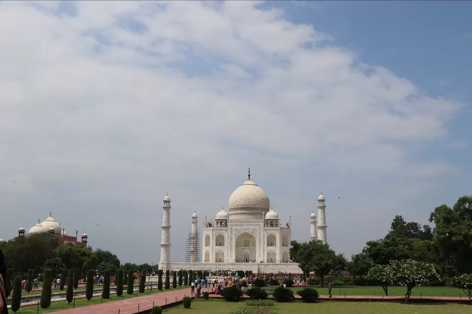 Photo of Taj Mahal by Lenzzstruck