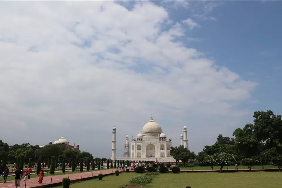 Photo of Taj Mahal by Lenzzstruck