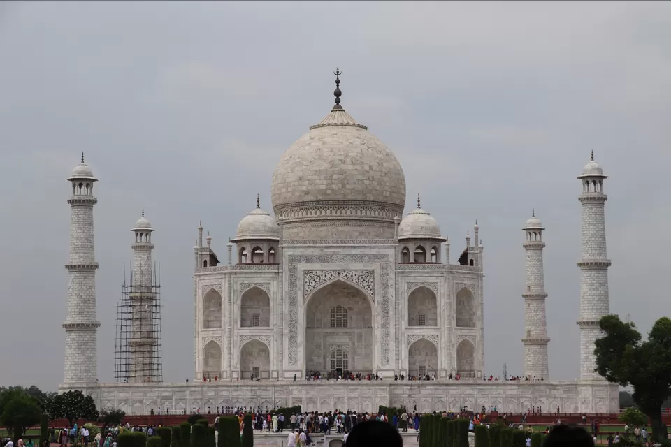 Photo of Taj Mahal by Lenzzstruck