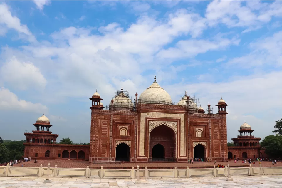 Photo of Taj Mahal by Lenzzstruck