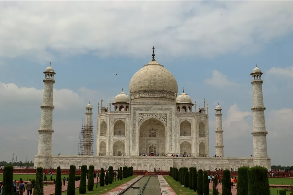 Photo of Taj Mahal by Lenzzstruck
