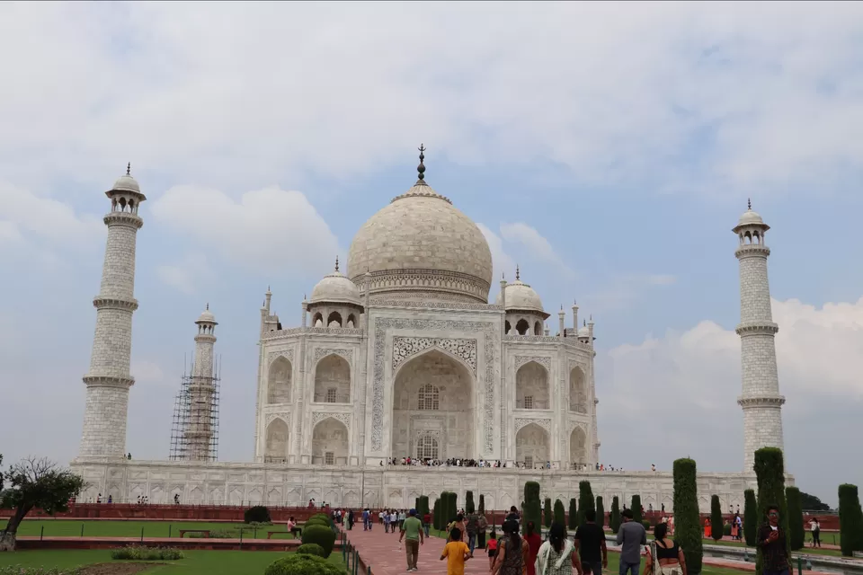 Photo of TajMahal by Car by Lenzzstruck