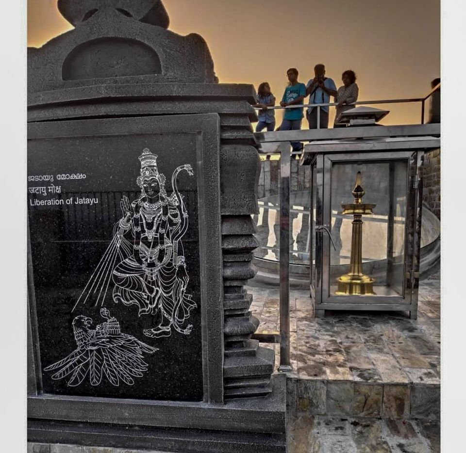 Photo of दुनिया की सबसे बड़ी पक्षी-प्रतिमा,केरल का जटायु पर्वत एक बार जरूर देखें by Priya Yadav