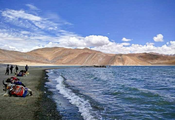 Photo of बर्फीले रेगिस्तान का सतरंगी इंद्रधनुष, पैंगांग झील by Priya Yadav