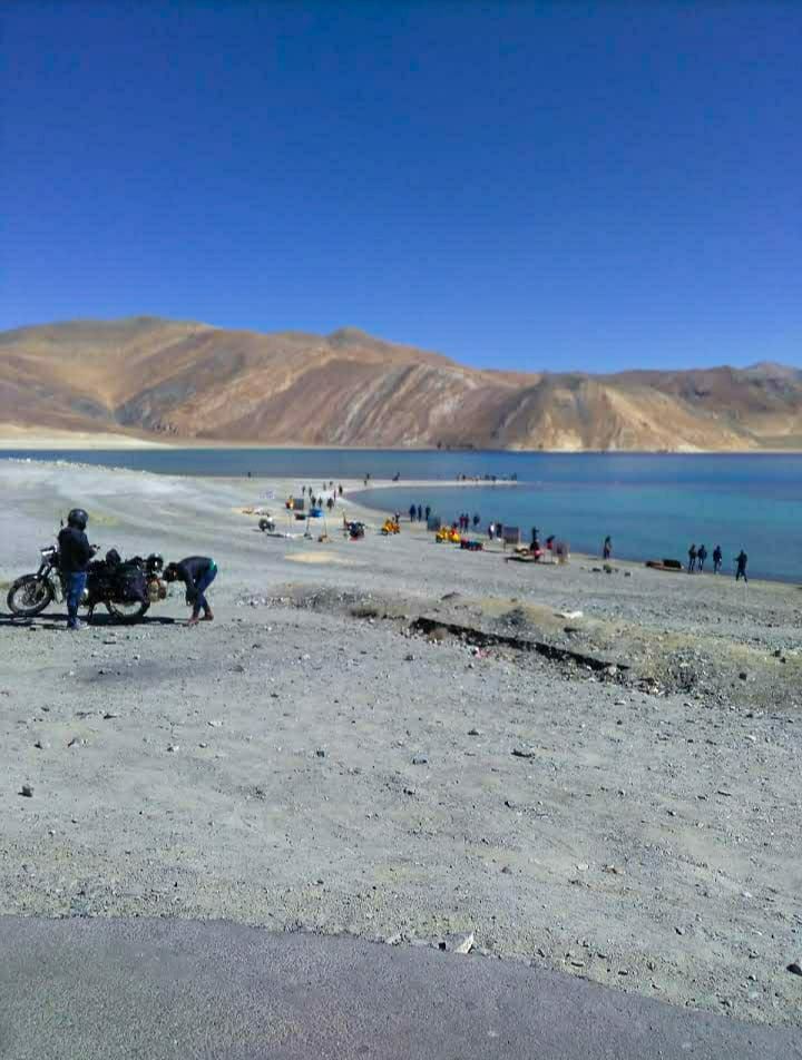 Photo of बर्फीले रेगिस्तान का सतरंगी इंद्रधनुष, पैंगांग झील by Priya Yadav