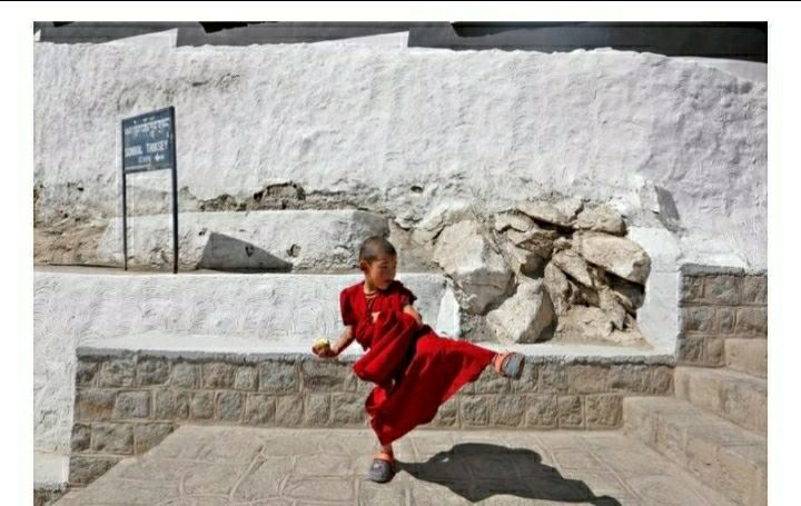 Photo of ठीकसे मठ,लेह की पहाड़ियों पे आस्था का केंद्र by Priya Yadav