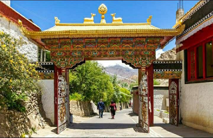 Photo of ठीकसे मठ,लेह की पहाड़ियों पे आस्था का केंद्र by Priya Yadav