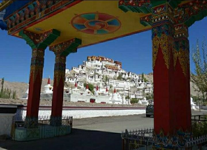 Photo of ठीकसे मठ,लेह की पहाड़ियों पे आस्था का केंद्र by Priya Yadav