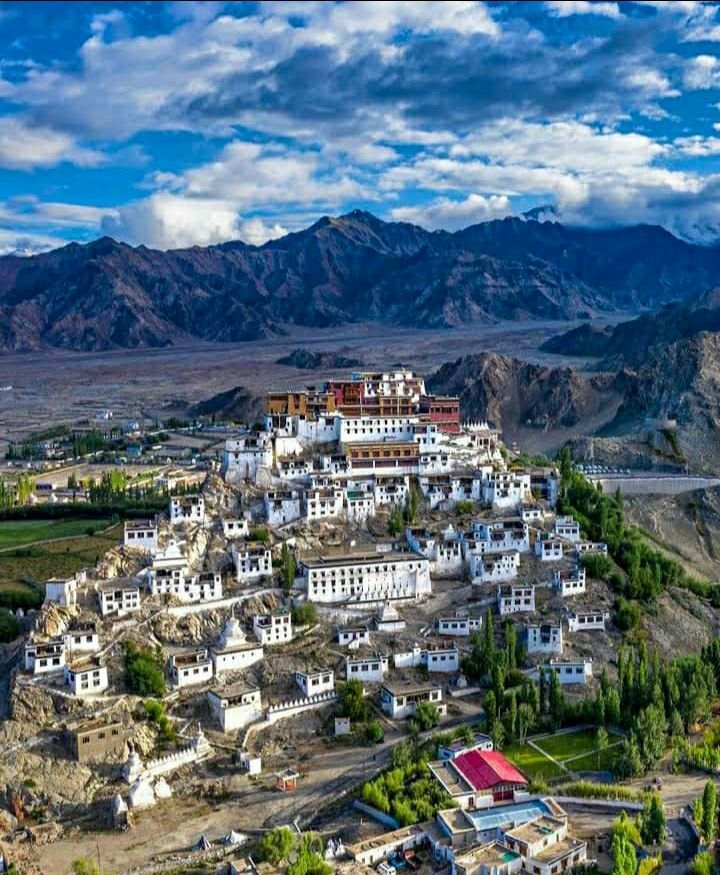 Photo of ठीकसे मठ,लेह की पहाड़ियों पे आस्था का केंद्र by Priya Yadav