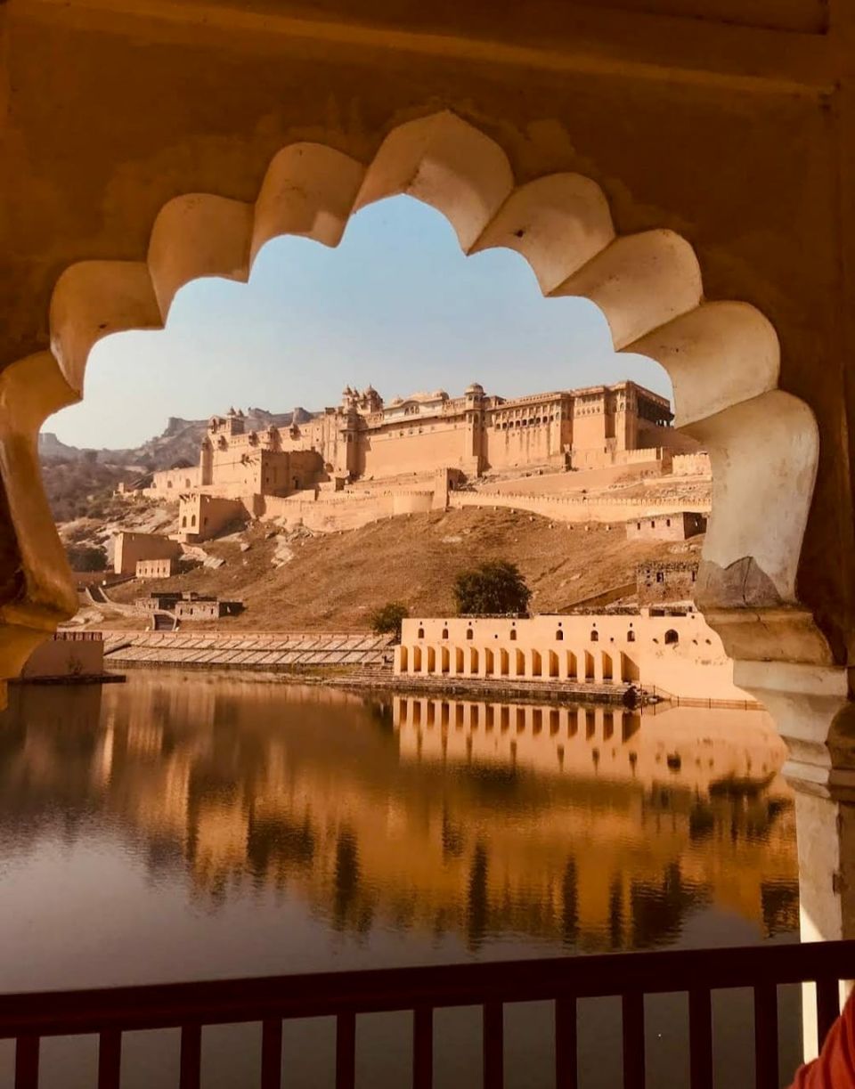 Photo of प्री वेडिंग शूट को और शानदार बना देती हैं, भारत की ये खूबसूरत जगहें by Priya Yadav
