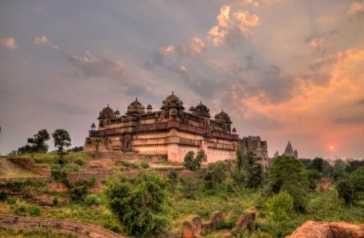Photo of प्री वेडिंग शूट को और शानदार बना देती हैं, भारत की ये खूबसूरत जगहें by Priya Yadav