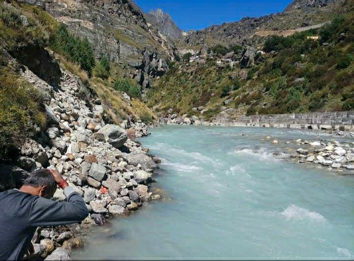 Photo of भारत का आखिरी गांव,जहाँ से है स्वर्ग जाने का रास्ता by Priya Yadav