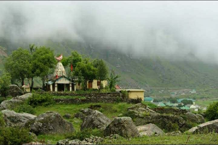 Photo of भारत का आखिरी गांव,जहाँ से है स्वर्ग जाने का रास्ता by Priya Yadav