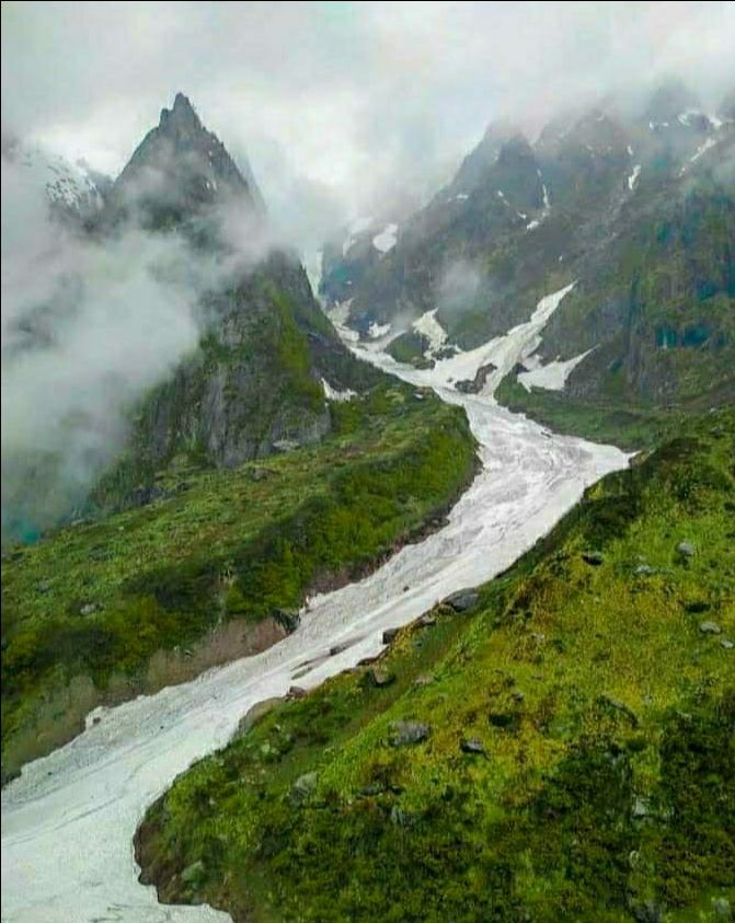 Photo of भारत का आखिरी गांव,जहाँ से है स्वर्ग जाने का रास्ता by Priya Yadav