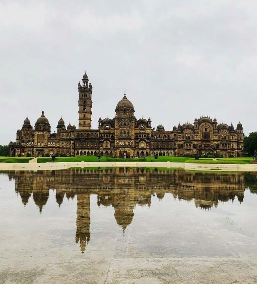 Photo of देश के 8 शाही परिवार,जो आज भी जीते है राजाओ की तरह by Priya Yadav