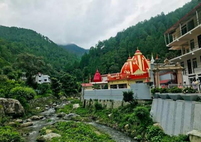 Photo of कैंची धाम: जहाँ पूरी होती है हर मुराद,फेसबुक और एप्पल के मालिक ने भी झुकाए सिर by Priya Yadav