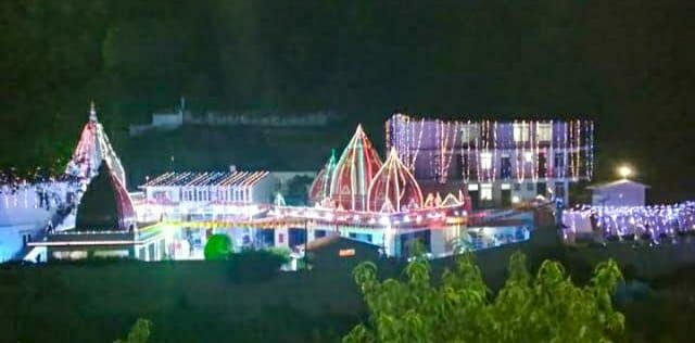 Photo of कैंची धाम: जहाँ पूरी होती है हर मुराद,फेसबुक और एप्पल के मालिक ने भी झुकाए सिर by Priya Yadav