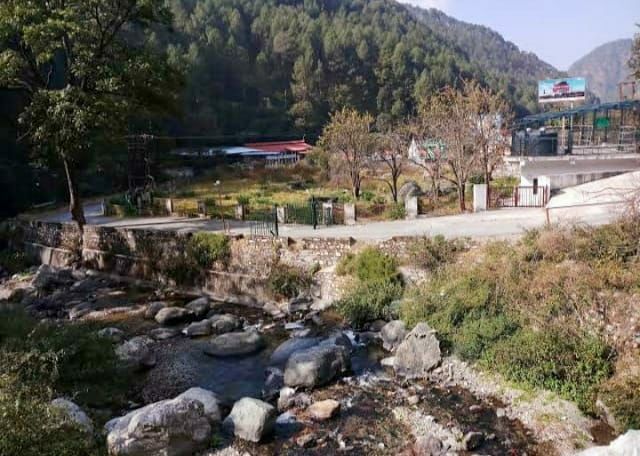Photo of कैंची धाम: जहाँ पूरी होती है हर मुराद,फेसबुक और एप्पल के मालिक ने भी झुकाए सिर by Priya Yadav