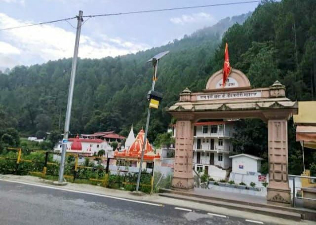 Photo of कैंची धाम: जहाँ पूरी होती है हर मुराद,फेसबुक और एप्पल के मालिक ने भी झुकाए सिर by Priya Yadav