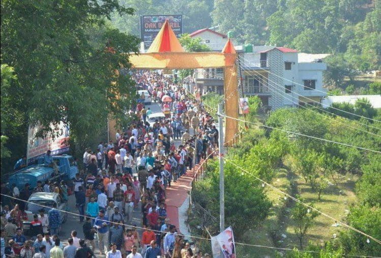 Photo of कैंची धाम: जहाँ पूरी होती है हर मुराद,फेसबुक और एप्पल के मालिक ने भी झुकाए सिर by Priya Yadav