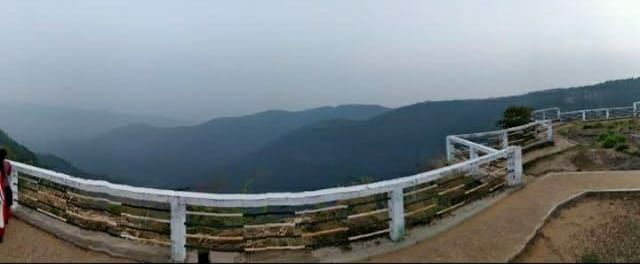 Photo of मावलिननॉन्ग: बड़े-बड़े शहरो को शर्मिंदा करता, भारत का ये गाँव है एशिया का सबसे स्वच्छ गांव by Priya Yadav