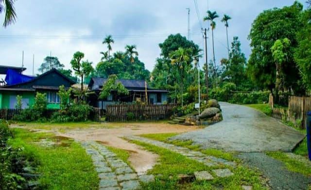Photo of मावलिननॉन्ग: बड़े-बड़े शहरो को शर्मिंदा करता, भारत का ये गाँव है एशिया का सबसे स्वच्छ गांव by Priya Yadav