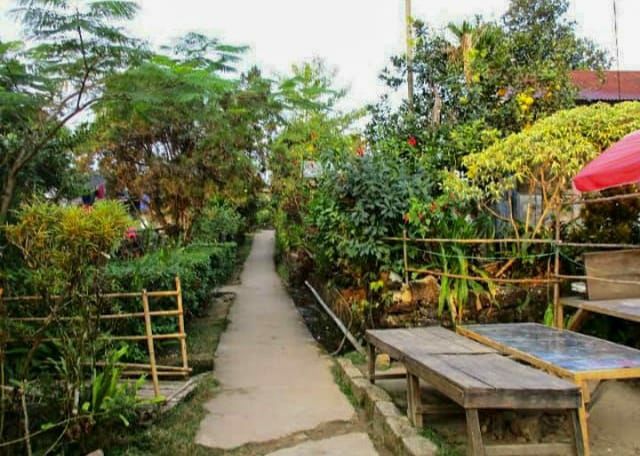 Photo of मावलिननॉन्ग: बड़े-बड़े शहरो को शर्मिंदा करता, भारत का ये गाँव है एशिया का सबसे स्वच्छ गांव by Priya Yadav