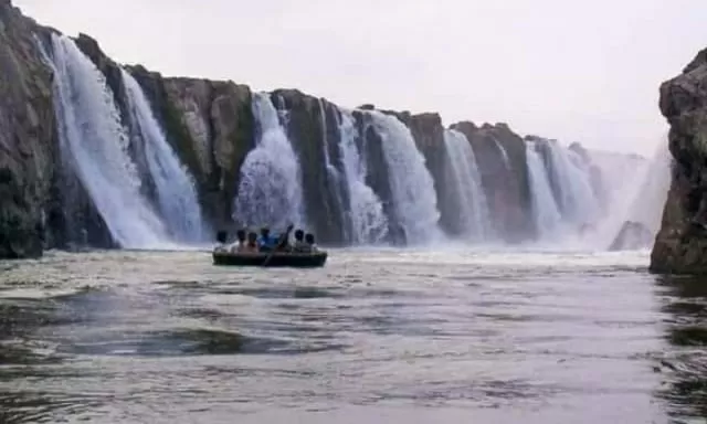 Photo of वन डे-ट्रिप के लिए एक बेहतर ऑप्शन है होगेनक्कल झरना by Priya Yadav