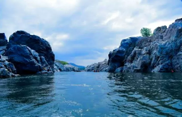 Photo of वन डे-ट्रिप के लिए एक बेहतर ऑप्शन है होगेनक्कल झरना by Priya Yadav