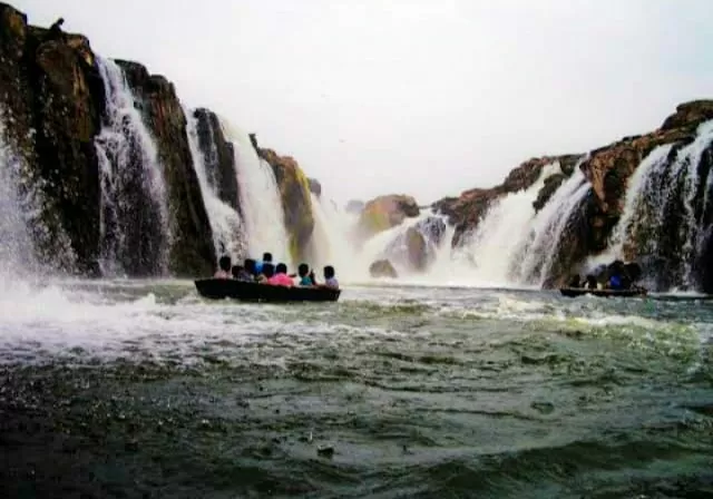 Photo of वन डे-ट्रिप के लिए एक बेहतर ऑप्शन है होगेनक्कल झरना by Priya Yadav