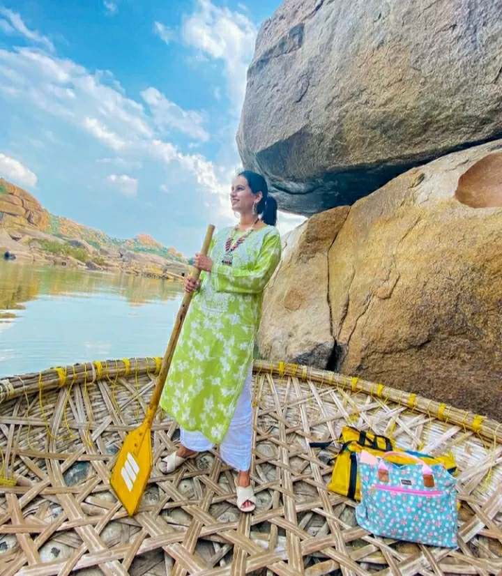 Photo of गर्मियों में घूमना है? फैशन के साथ कम्फर्ट भी इन परिधानों के साथ by Priya Yadav