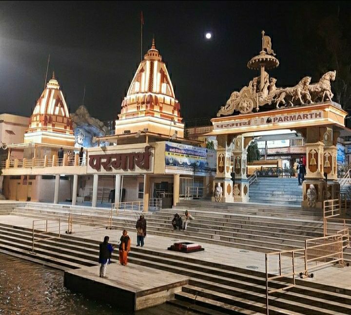 Photo of अगर आप भी है हेल्थ-कॉन्सेस व्यक्ति तो जरूर देखें, भारत के ये प्रमुख योग संस्थान by Priya Yadav