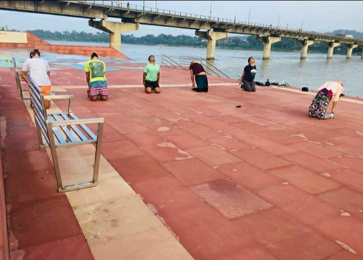 Photo of अगर आप भी है हेल्थ-कॉन्सेस व्यक्ति तो जरूर देखें, भारत के ये प्रमुख योग संस्थान by Priya Yadav