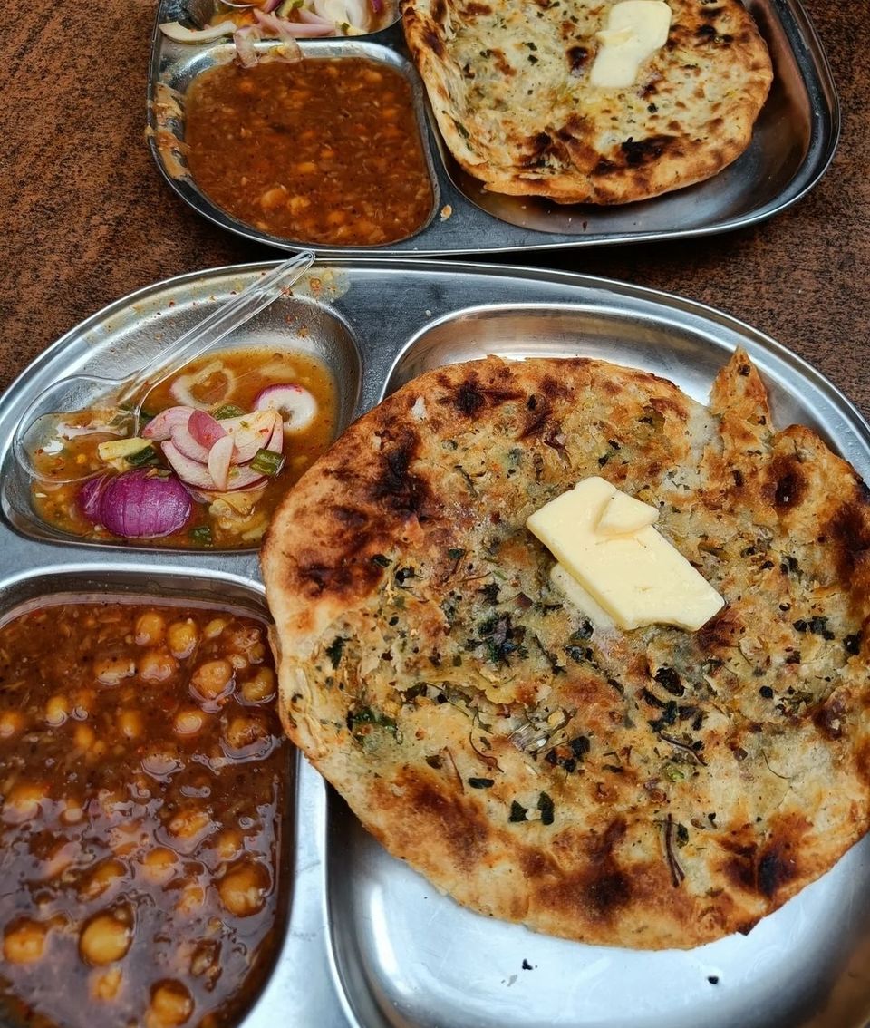 Photo of अमृतसर आएं तो छोले कुलचे वाली इन जगहों पर खाना एकदम ना भूलें by Priya Yadav