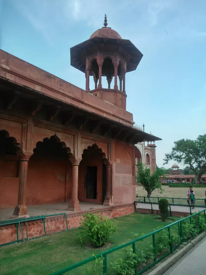 Photo of Taj Mahal, Agra by Shivkumar Birnale