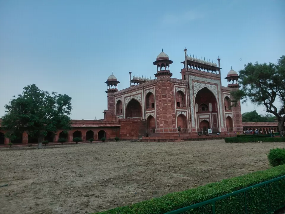 Photo of Taj Mahal, Agra by Shivkumar Birnale